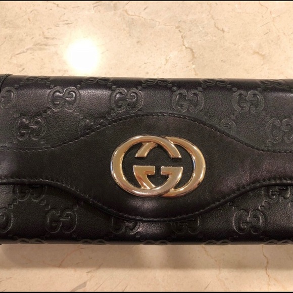 Gucci Handbags - (((Sold))) Black Guccissima Gucci wallet